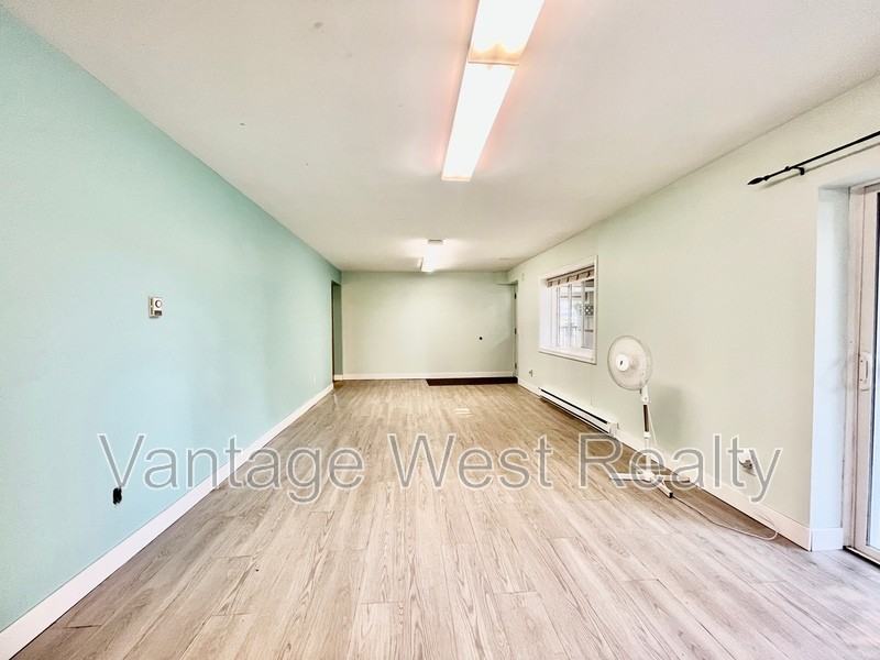 826 Cactus Rd - Photo 3 of 20