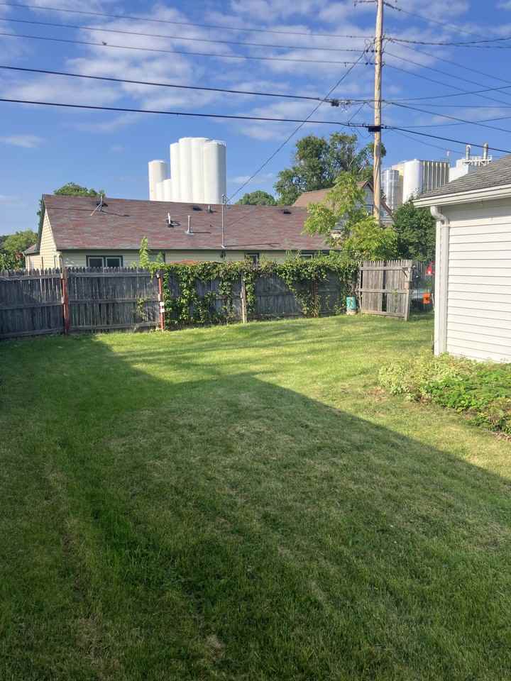 373 Grove St - Photo 3 of 10