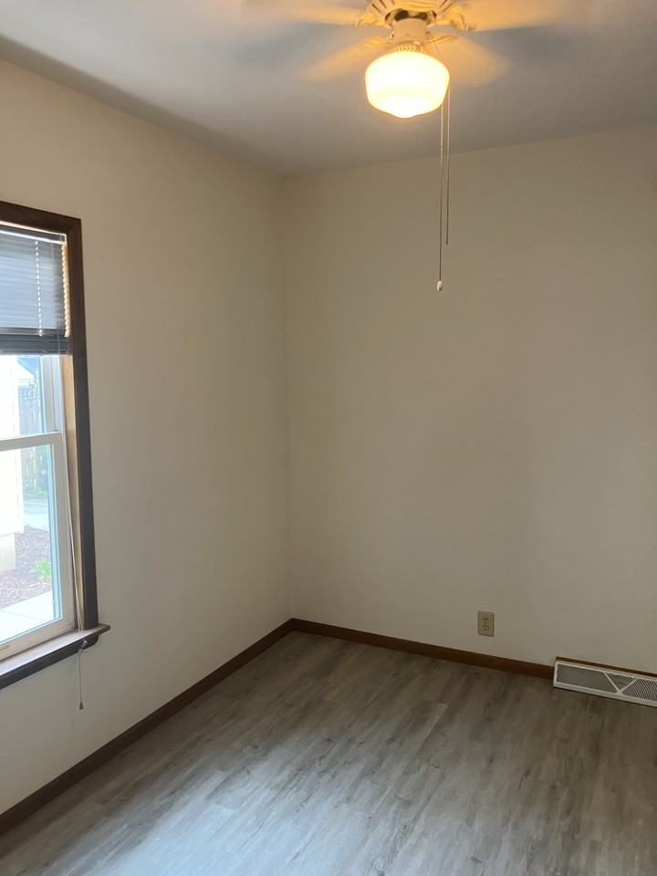 373 Grove St - Photo 6 of 10