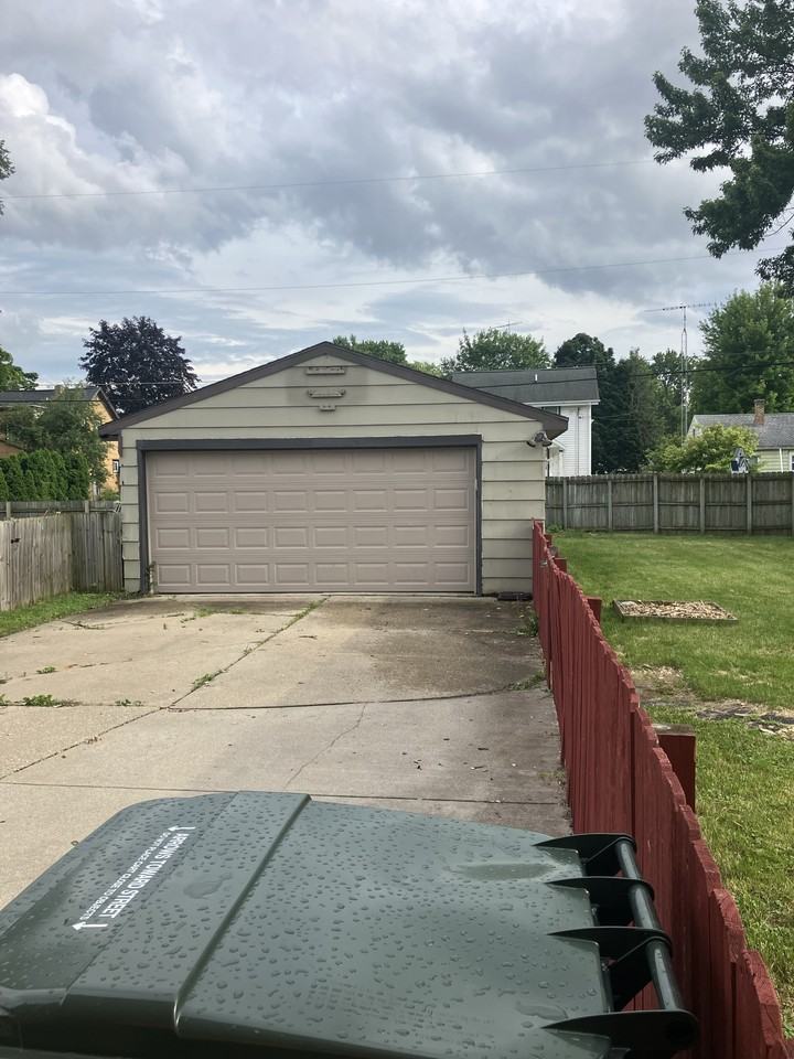 238 Bischoff St - Photo 2 of 13