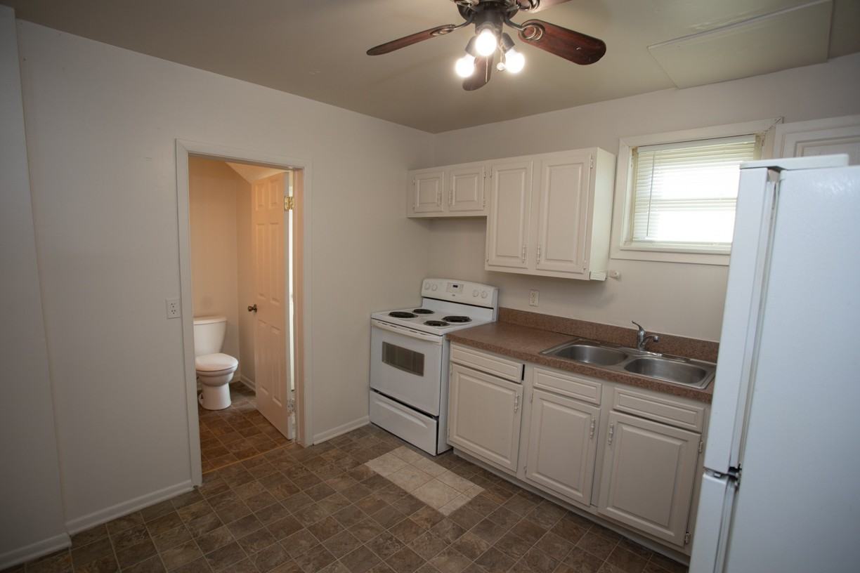 1717 N 32nd St - Photo 5 of 26