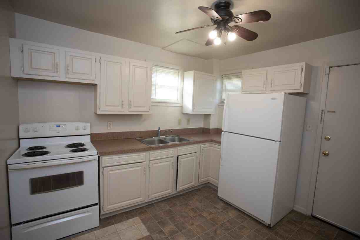 1717 N 32nd St - Photo 6 of 26