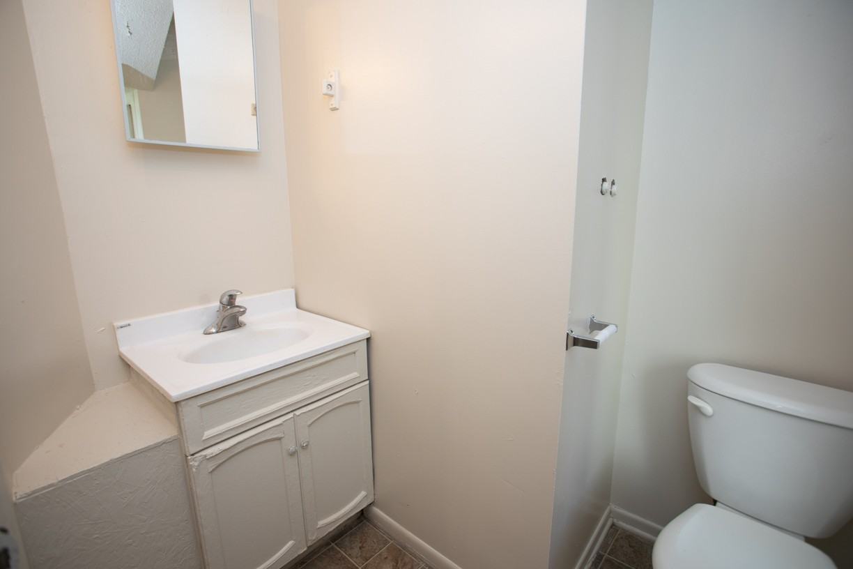 1717 N 32nd St - Photo 7 of 26