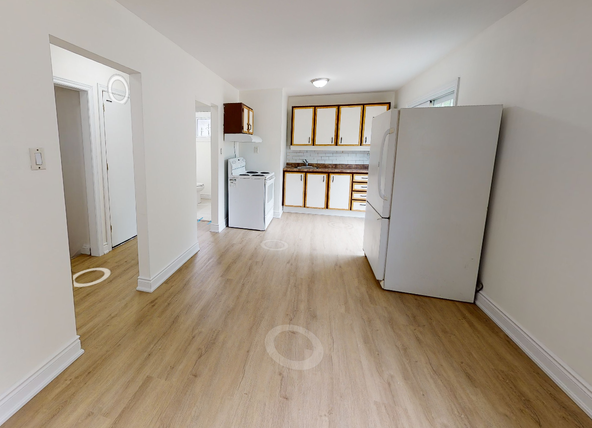 47 Cundles Road East - Photo 2 of 8