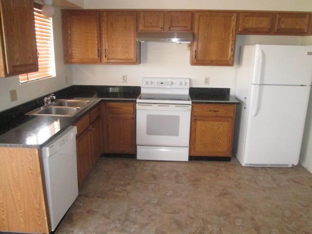 672 West Datil Avenue - Photo 2 of 6