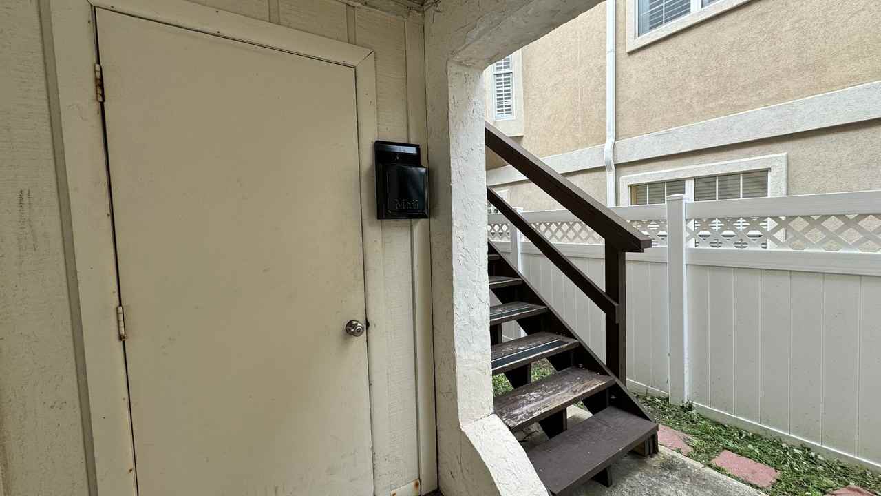 121 13th Ave S #C - Photo 4 of 17