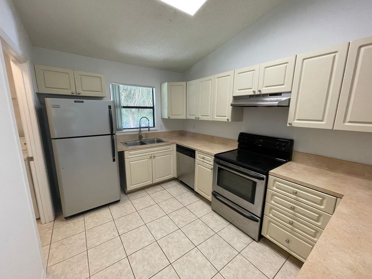 2178 Arbour Walk Cir #2324 - Photo 4 of 16