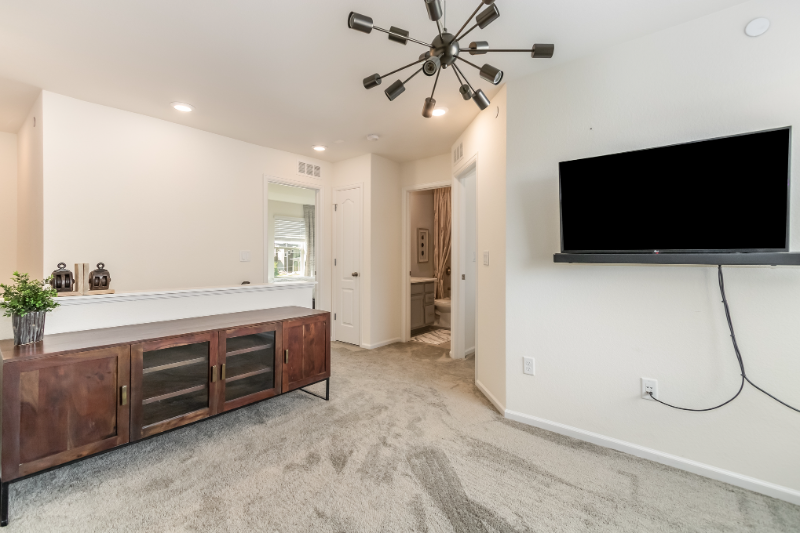 458 Zeppelin Way - Photo 7 of 21