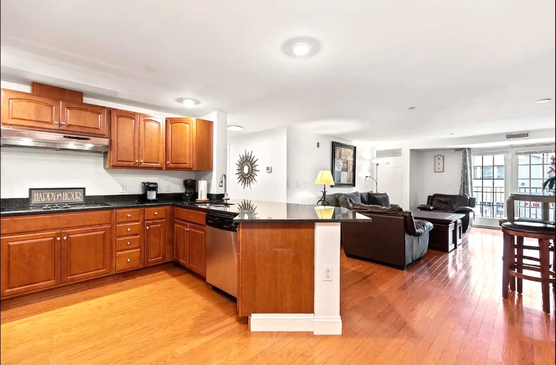 1 E Grand Ave #201 - Photo 3 of 20