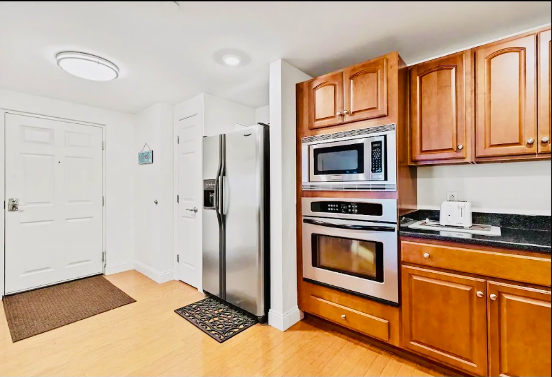 1 E Grand Ave #201 - Photo 4 of 20