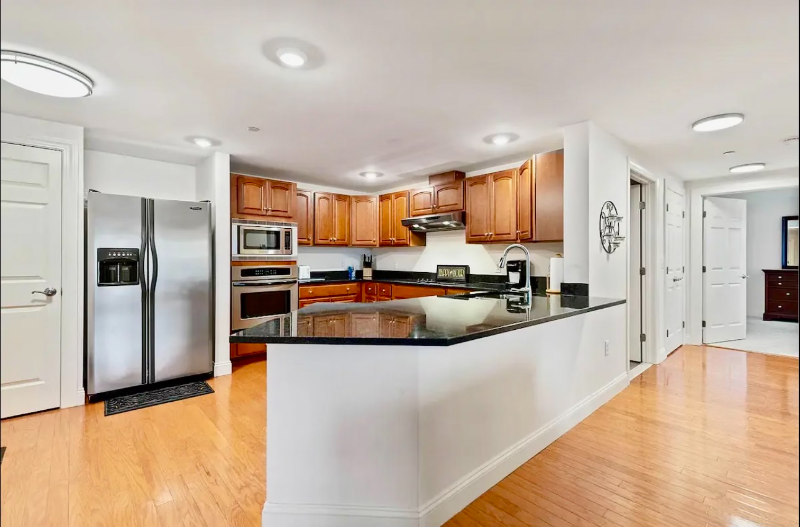 1 E Grand Ave #201 - Photo 5 of 20