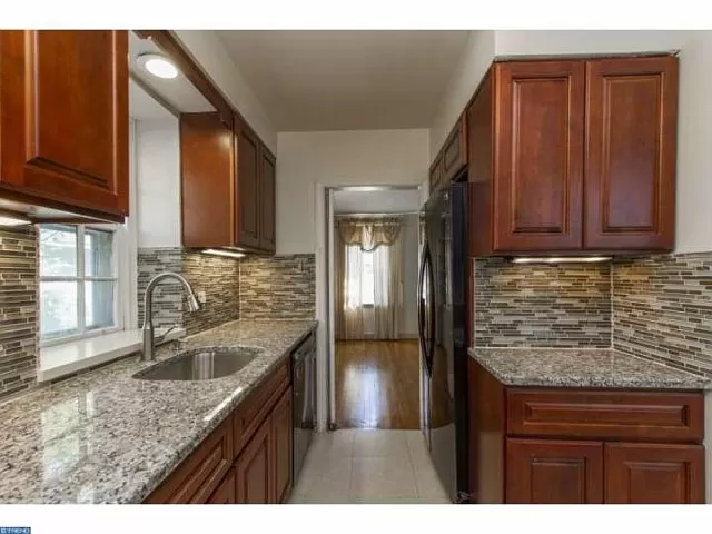 303 Meeting House Ln - Photo 3 of 20