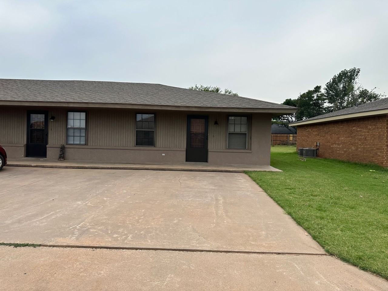 2210 Apple Ave