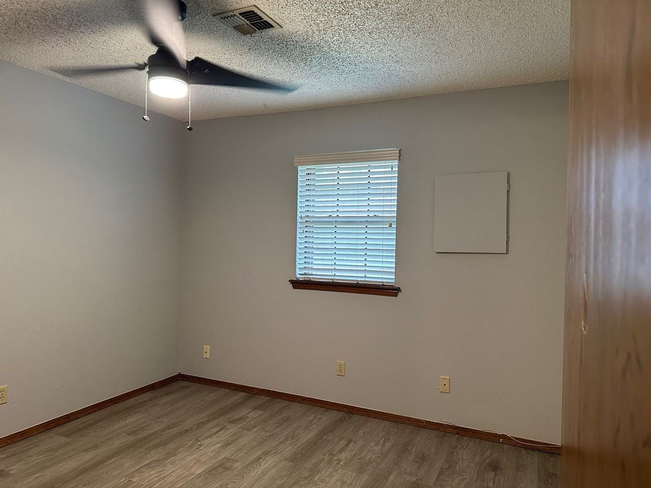 2210 Apple Ave - Photo 2 of 8