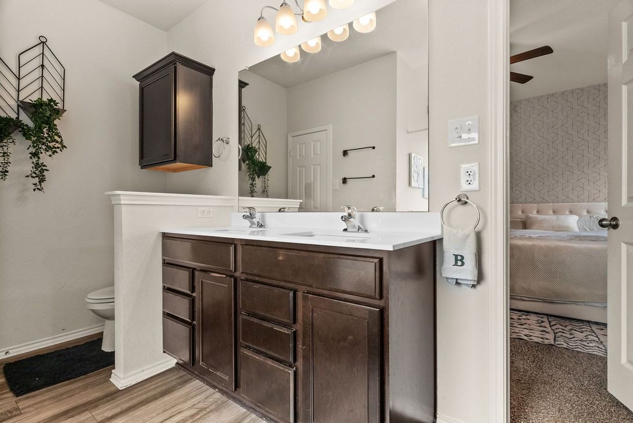 310 Saddleback Trl - Photo 3 of 16