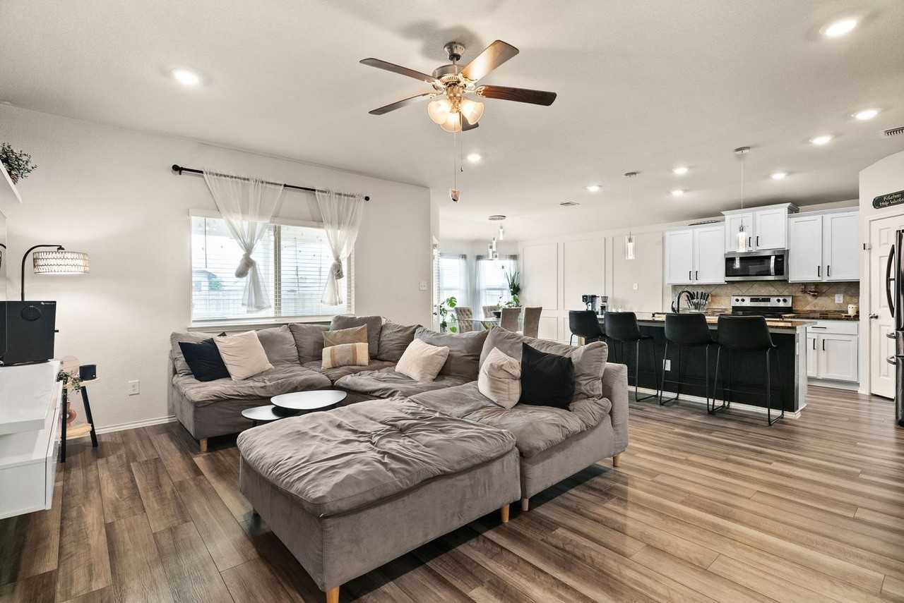 310 Saddleback Trl - Photo 5 of 16