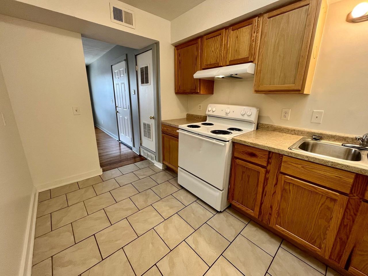 Redman Avenue 4602 - 4608 - Photo 2 of 22