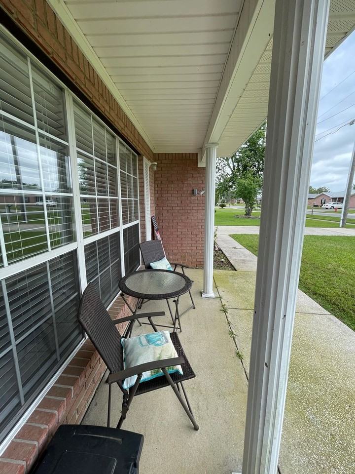 513 W Amanda Ave - Photo 2 of 13