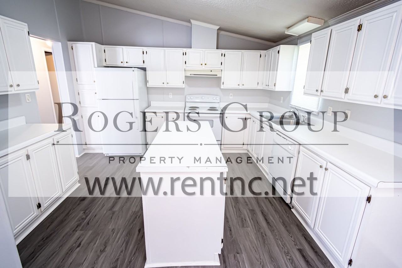 210 Old Thomas Ln - Photo 2 of 11