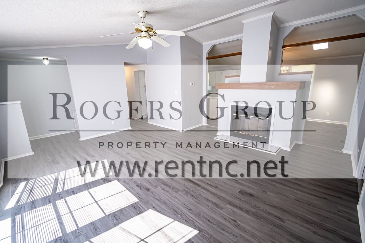 210 Old Thomas Ln - Photo 3 of 11