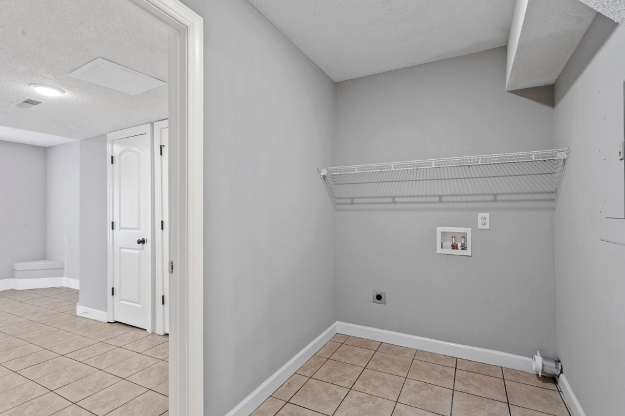 7167 Holland Ln - Photo 7 of 10