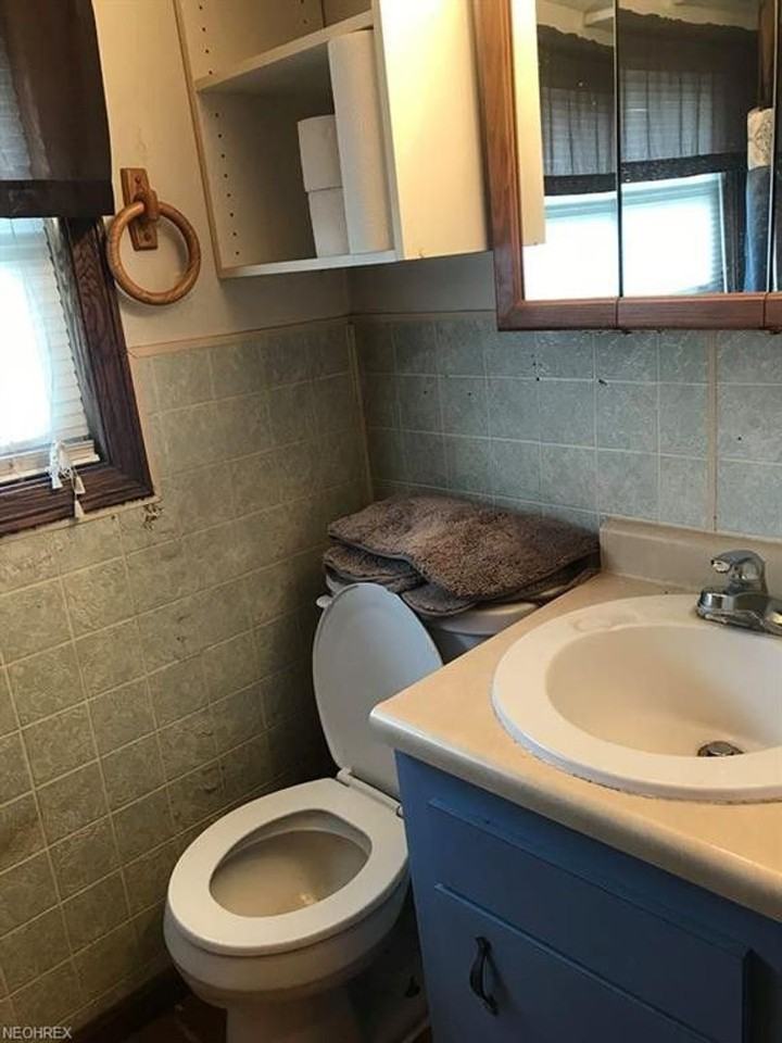 1724 Harmont Ave Ne - Photo 3 of 12