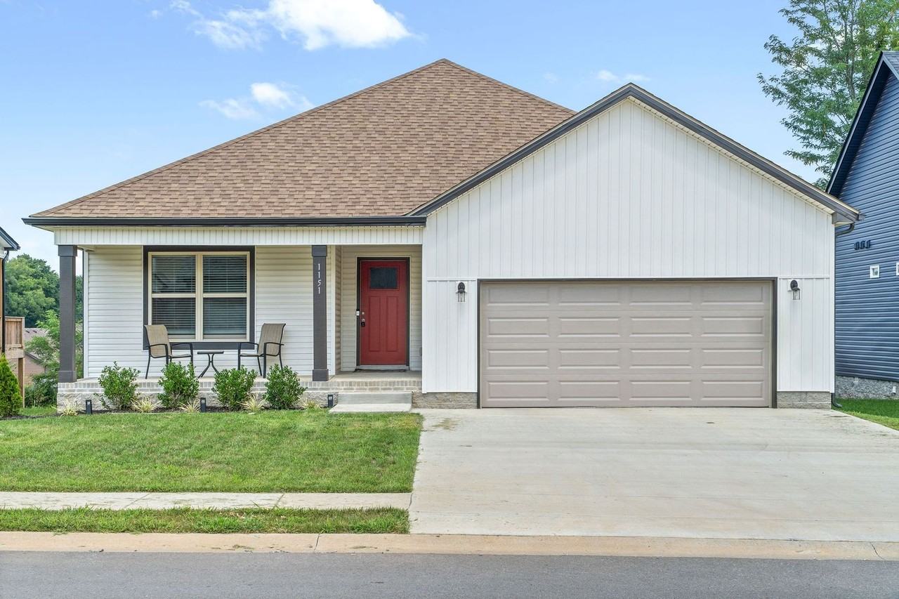 1151 Charles Thomas Dr - Photo 3 of 30