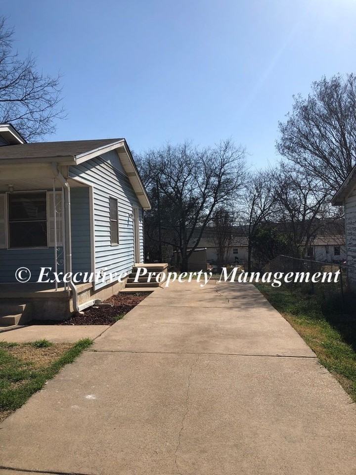 613 Hill St - Photo 2 of 21