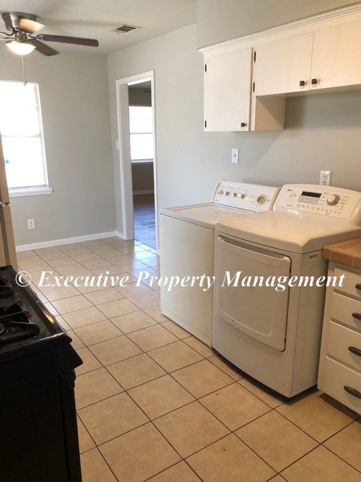 613 Hill St - Photo 3 of 21