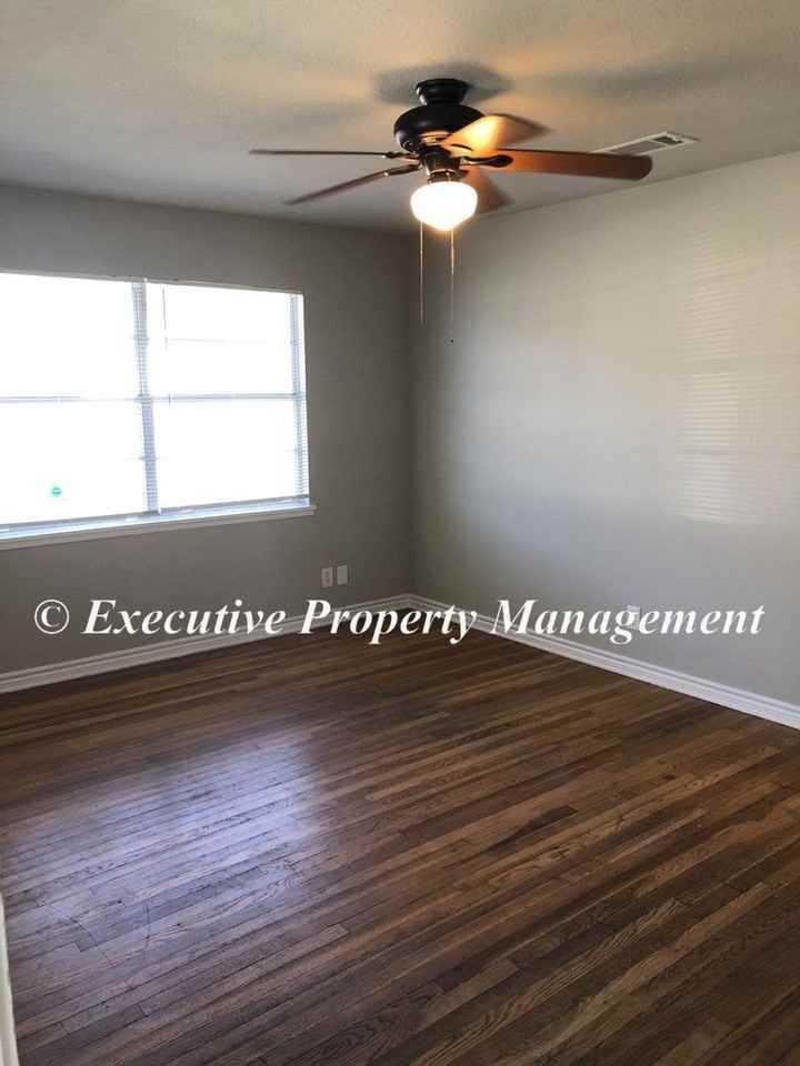 613 Hill St - Photo 4 of 22