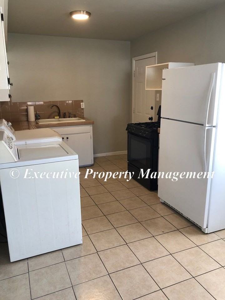 613 Hill St - Photo 7 of 22