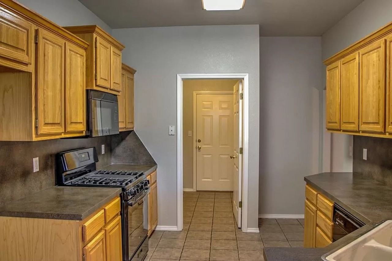 10218 10218 E 111th Pl S - Photo 3 of 22