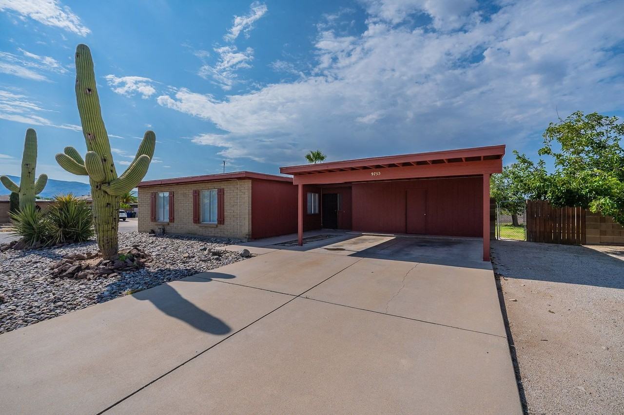 9750 E Deer Trl - Photo 2 of 46