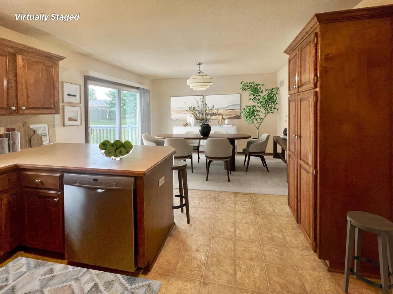 1023 Kaycee Dr - Photo 6 of 31