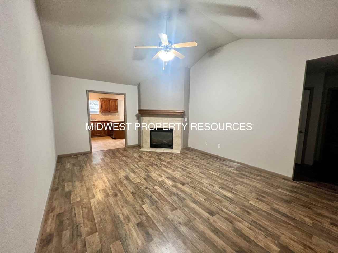 1023 Kaycee Dr - Photo 7 of 31