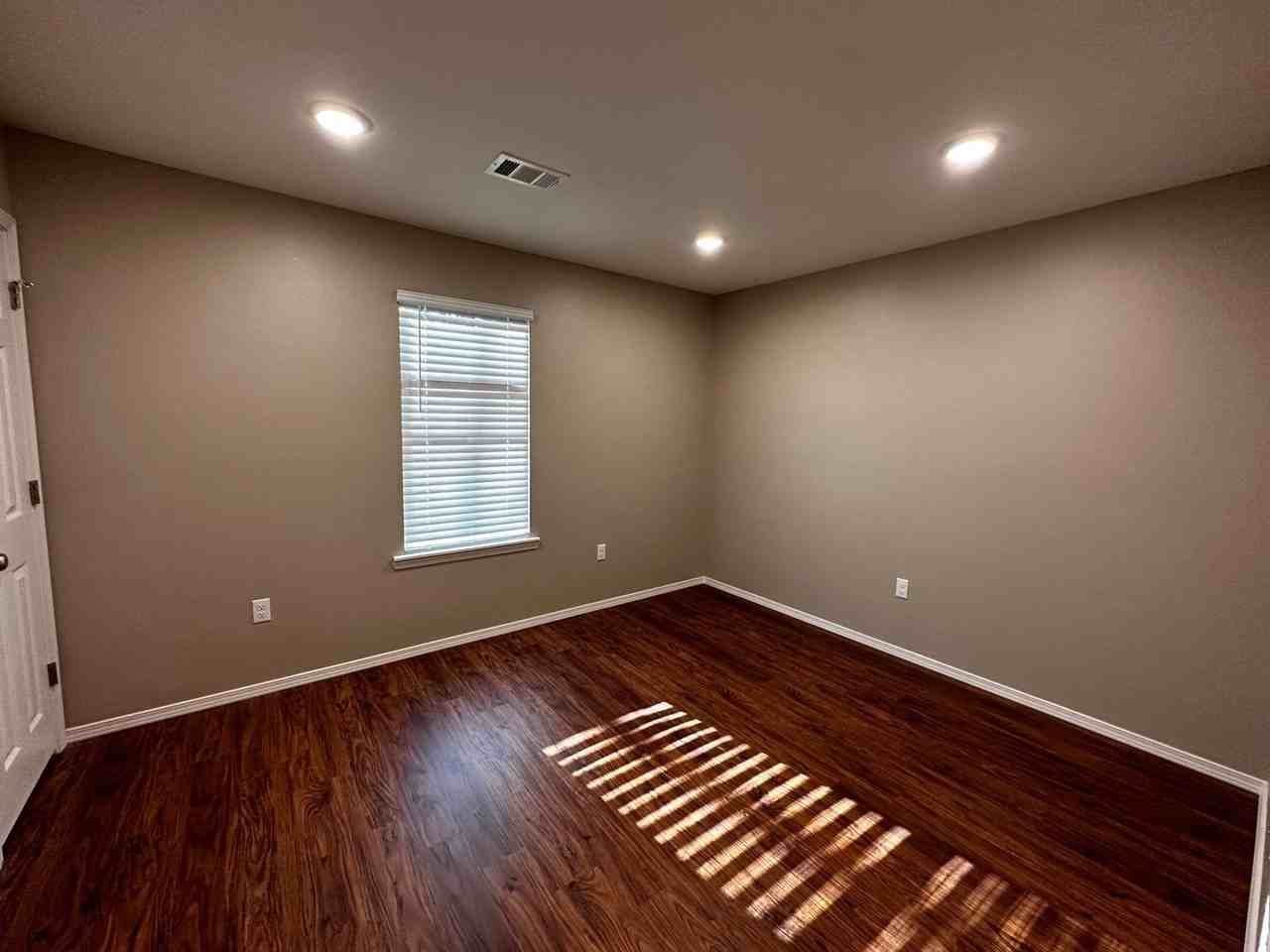 309 S 3rd St - Photo 7 of 14