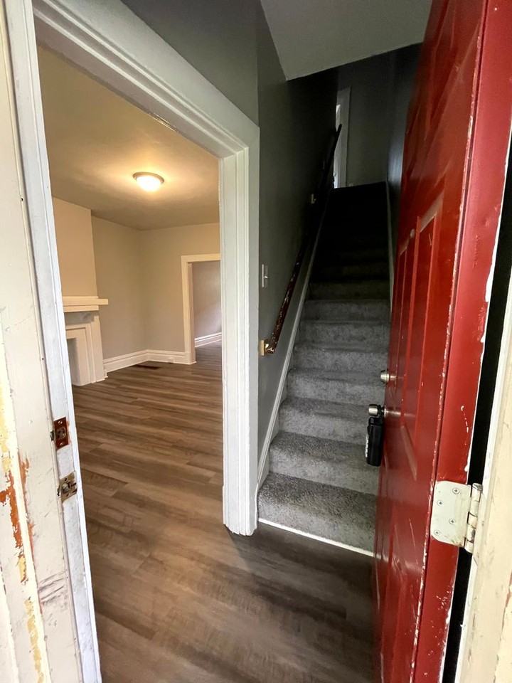 7332 Woodlawn Ave - Photo 2 of 26