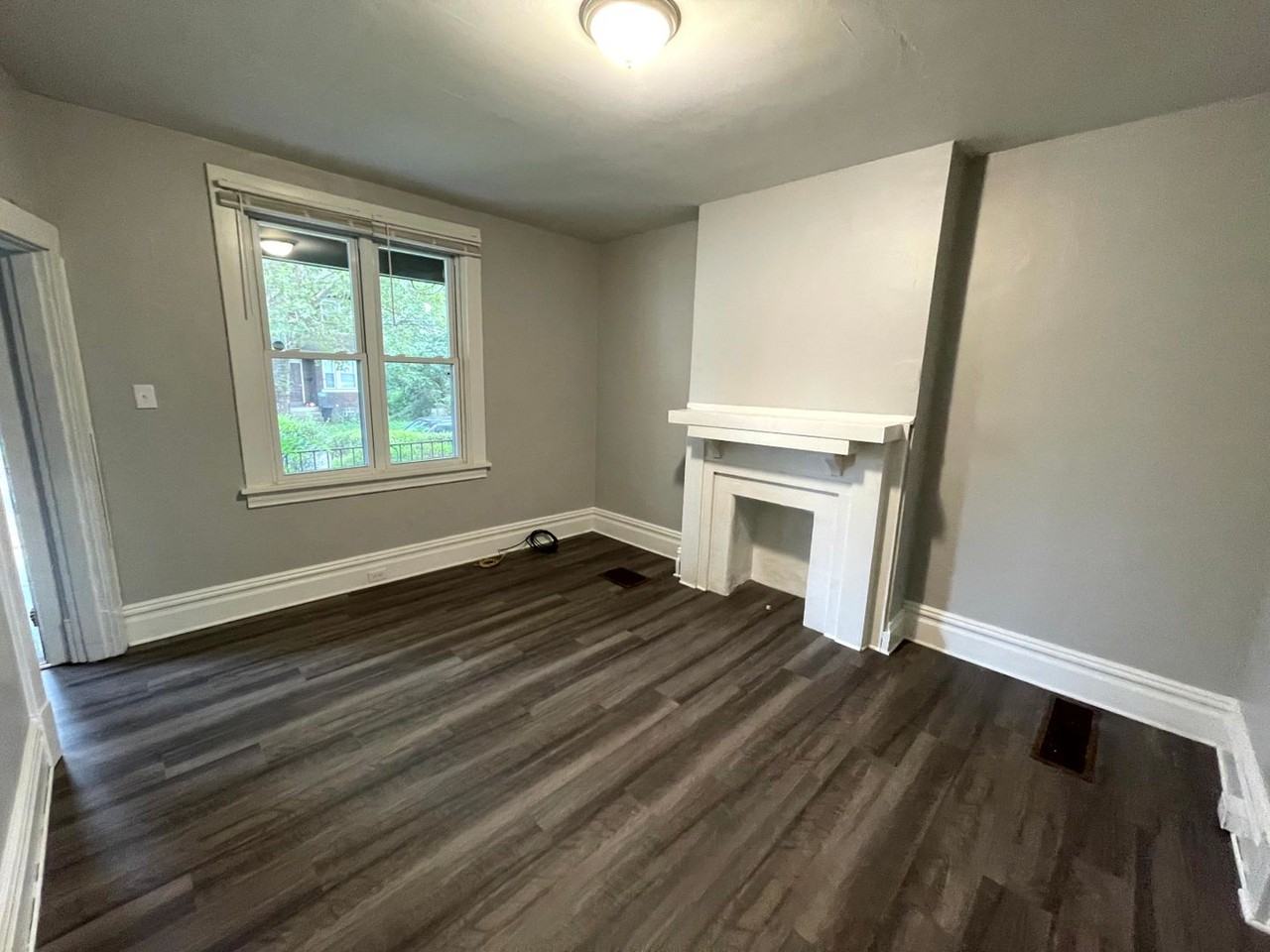 7332 Woodlawn Ave - Photo 3 of 26