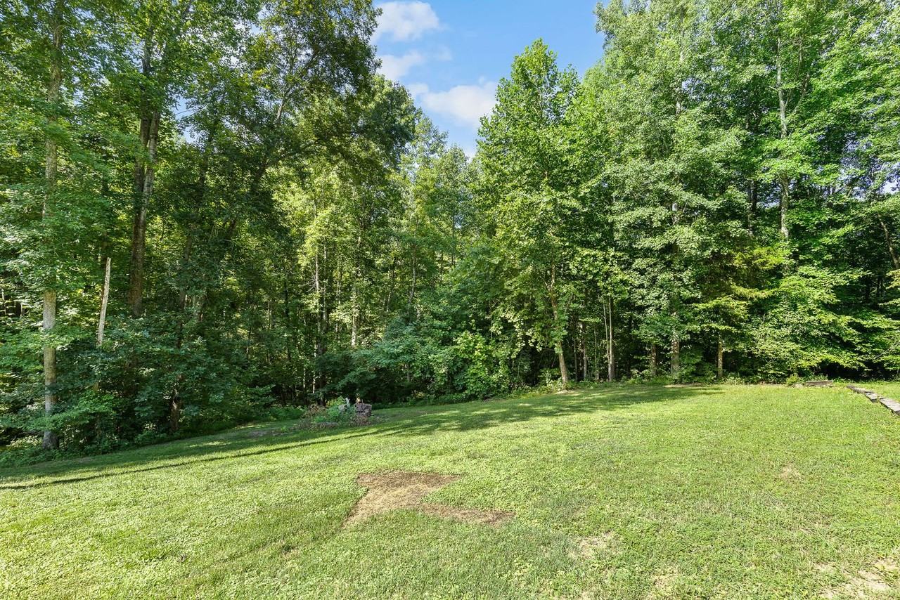 17 Old Banks Dr - Photo 7 of 47