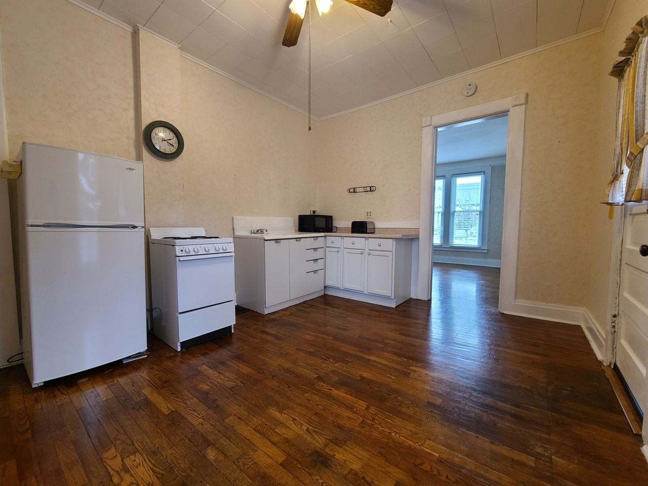 PLACEMENT - Eagle St., 317 - Photo 2 of 9