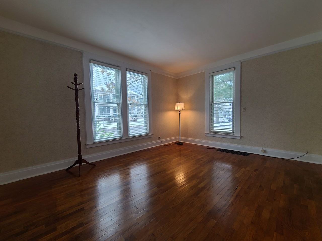 PLACEMENT - Eagle St., 317 - Photo 3 of 9