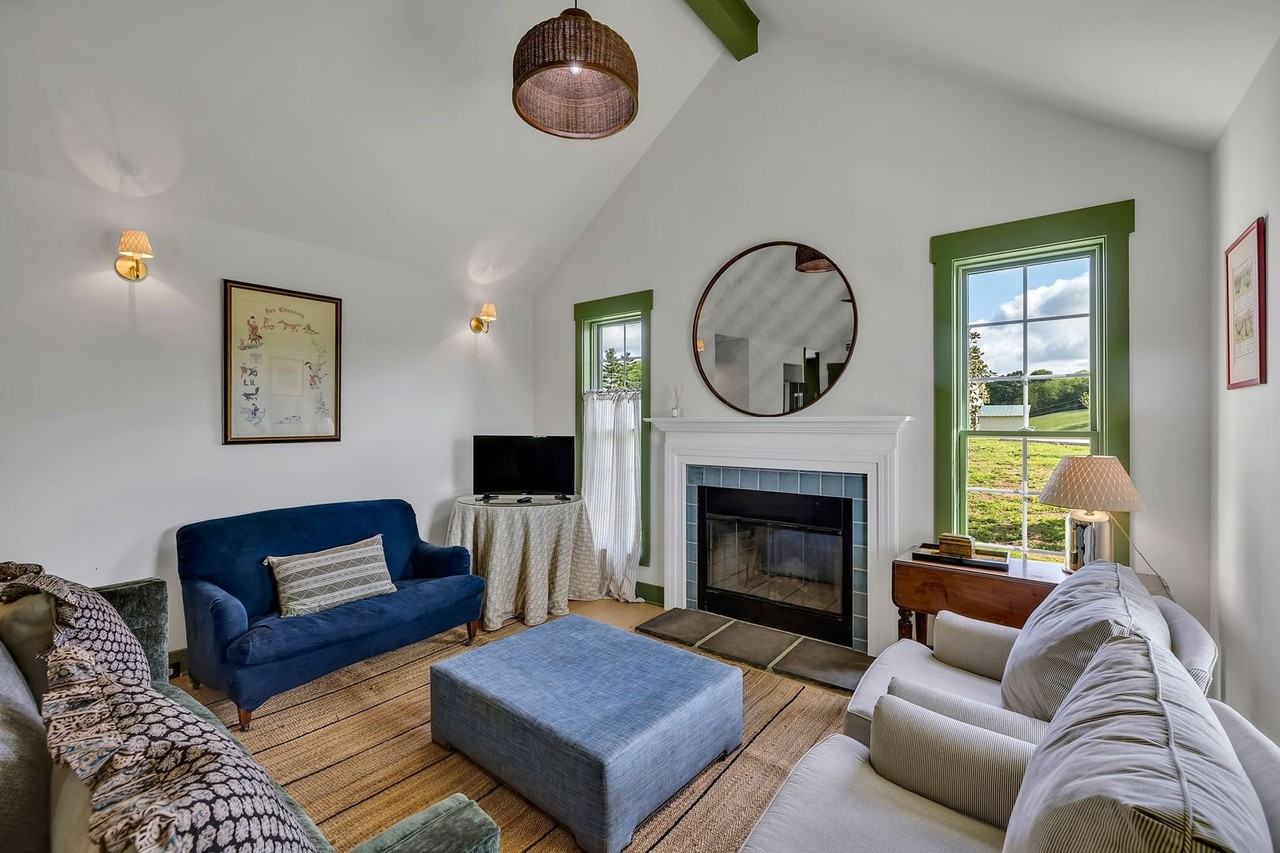 3190 Carl Rd - Photo 6 of 43