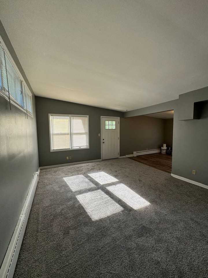1422 1/2 W Waldo Ave - Photo 2 of 7