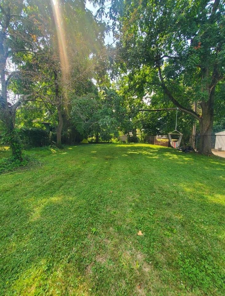 221 Korman Ave Ne - Photo 2 of 17