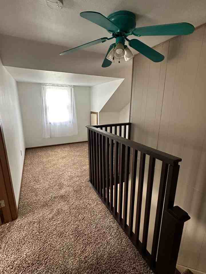 604 4th St Ne - Photo 5 of 13