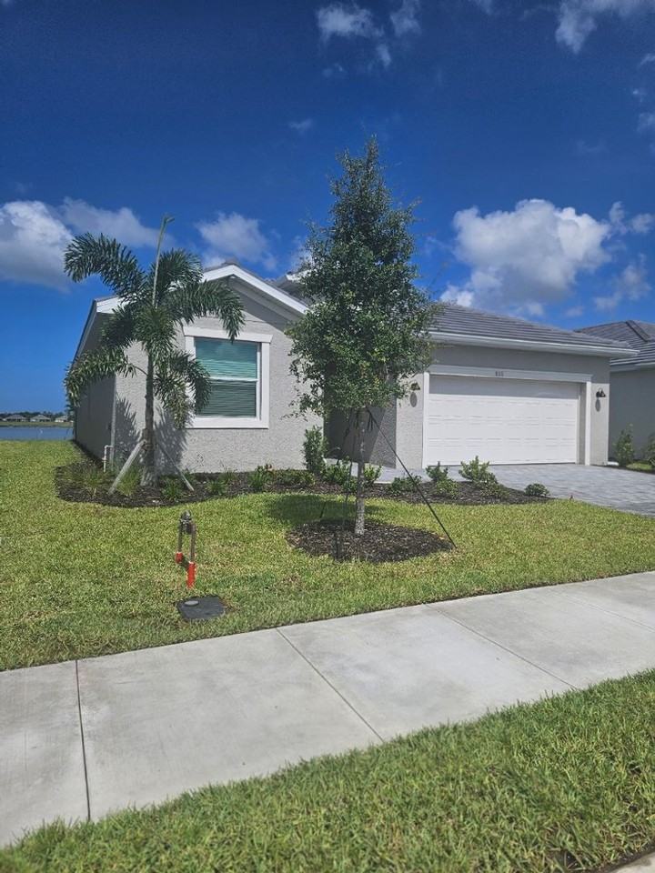 8116 Shore Lake Dr - Photo 2 of 39