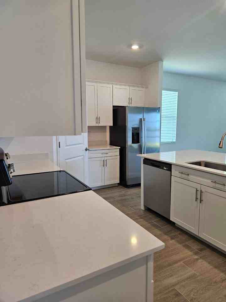 8116 Shore Lake Dr - Photo 5 of 39