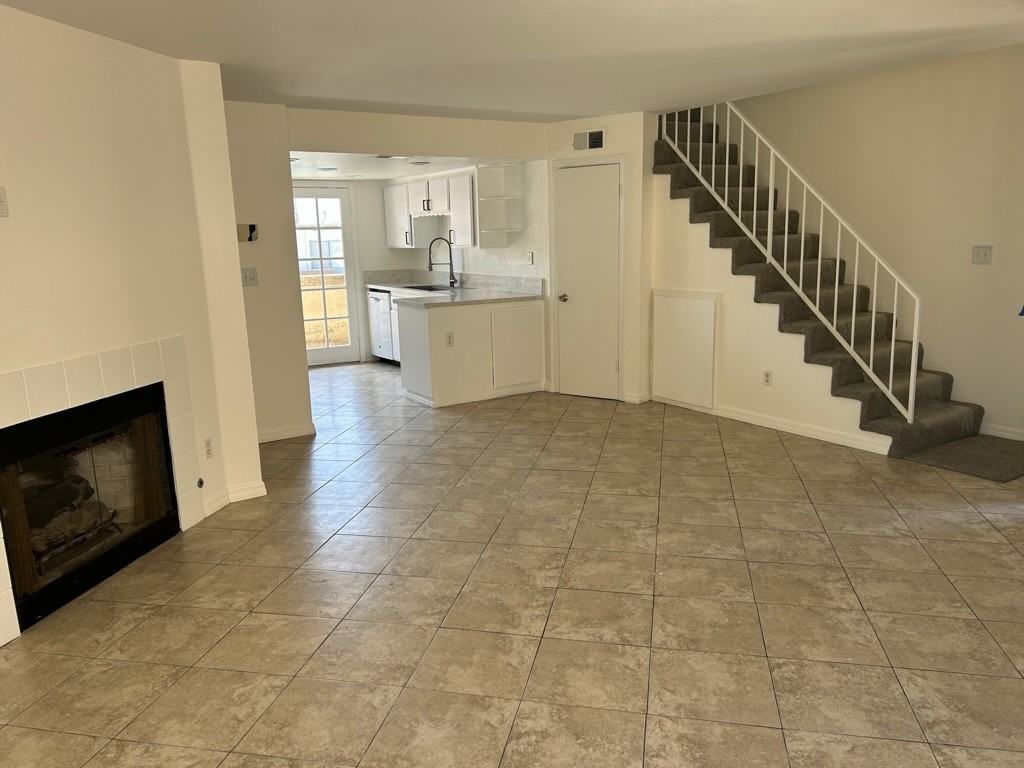 575 E St #3 - Photo 2 of 11