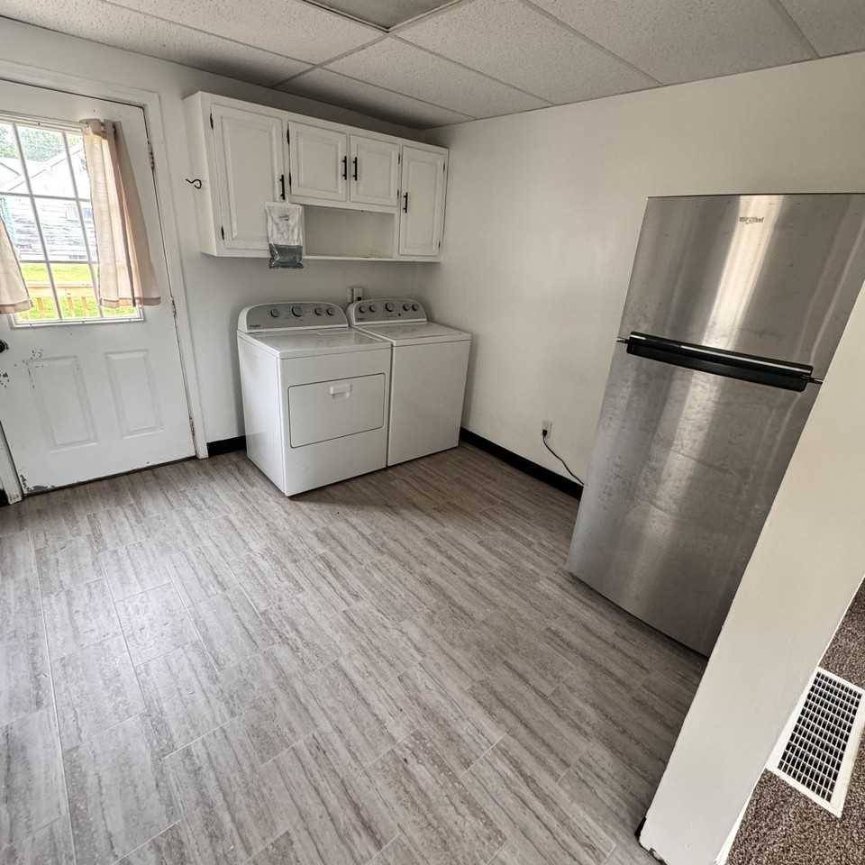 214 W Douglas St #214 - Photo 2 of 9