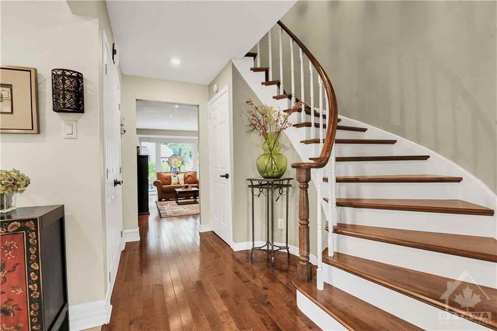 10 Foxrun Lane - Photo 3 of 10